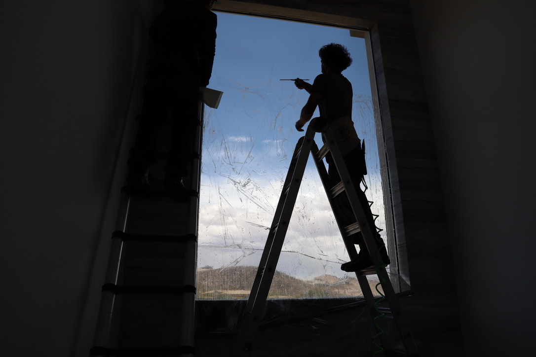 Glass cleaning before window film installation